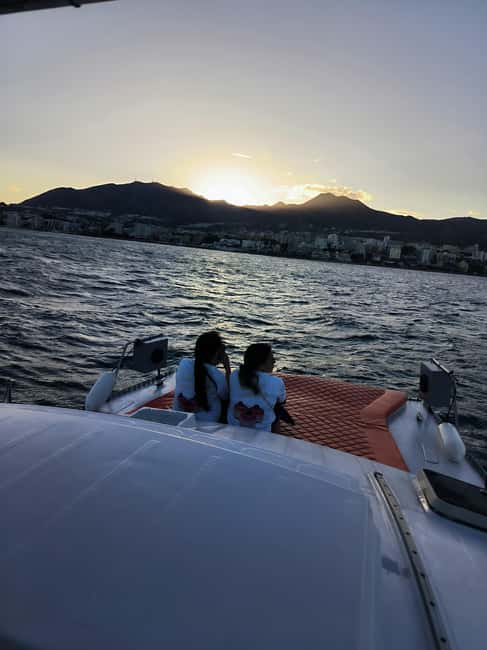 Benalmádena: Private Catamaran Party Cruise - How the crew shapes the day