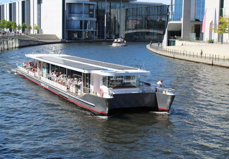 Berlin: East Side Gallery Spree Cruise in a Solar Catamaran - Passing beneath Oberbaumbrücke