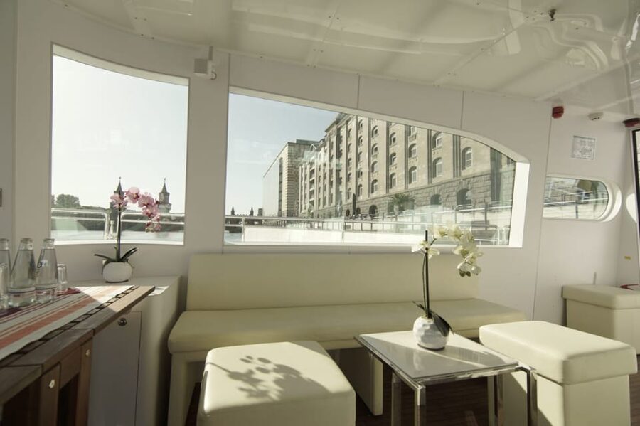 Berlin: Solar Powered Sunset Catamaran Cruise & Audio Guide - Accessibility and who will enjoy this cruise