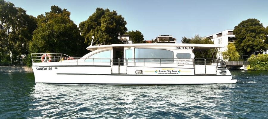 Berlin: Solar Powered Sunset Catamaran Cruise & Audio Guide - Comfort, drinks, blankets, and the outdoor seats