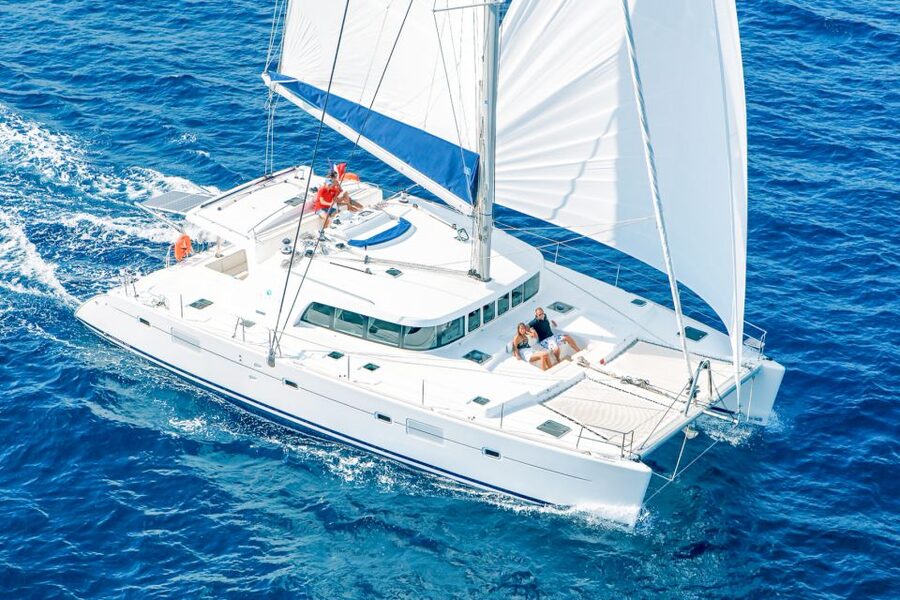Big Island: Luxury Catamaran Trip along the Kona Coast - How much value do you get for $449?