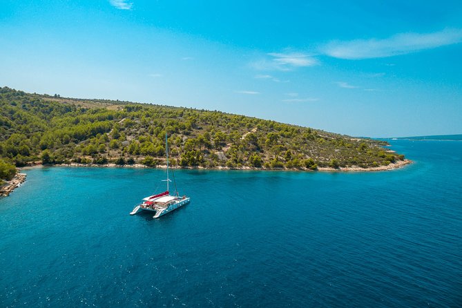 Blue Lagoon, Trogir & Čiovo catamaran tour with Food and Drinks - Meeting point, timing, and booking tips