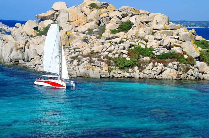 Bonifacio: Catamaran trip with snorkeling at the Lavezzi Islands - What the Sailing Lesson Adds