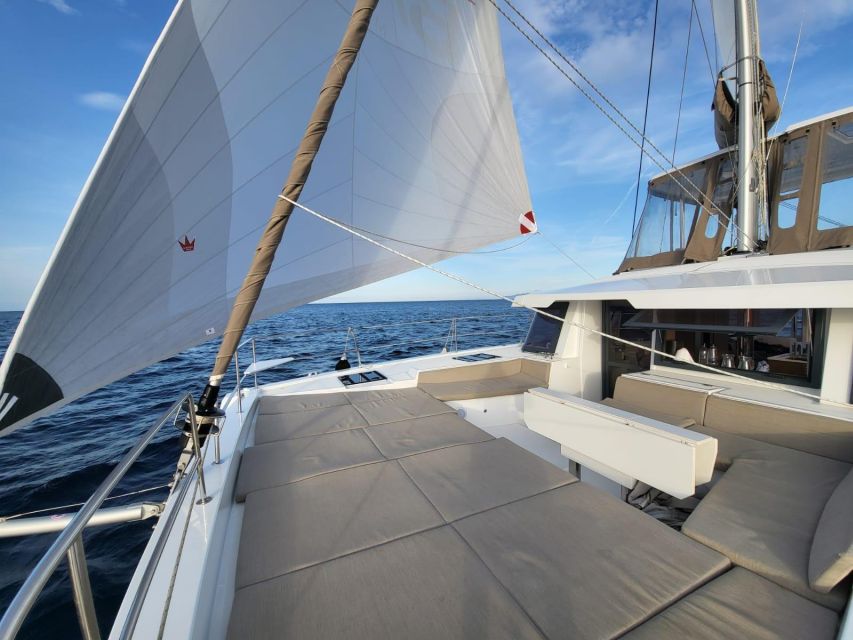 Bonifacio: sunset catamaran trip and aperitif - Who should book this evening cruise?