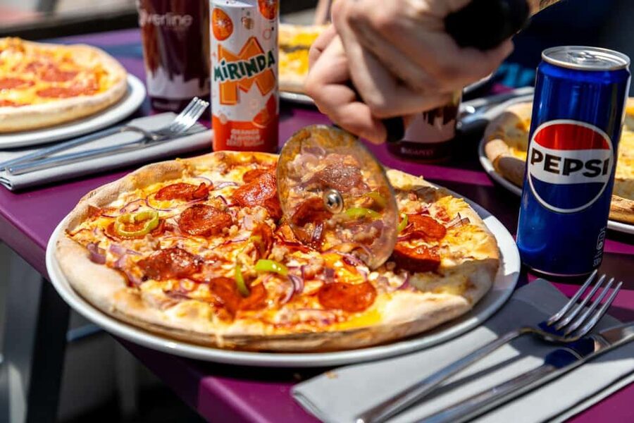 Budapest: Catamaran Pizza Cruise - The Chain Bridge and Buda Castle