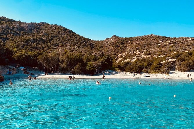 By Catamaran to the La Maddalena Archipelago from Poltu Quatu - What the crew adds to the day
