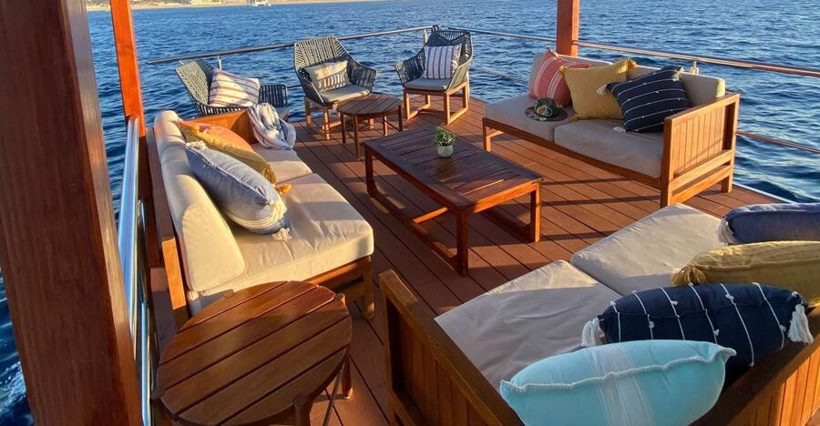 Cabo San Lucas: Private Catamaran Cruise - The crew, drinks, and personal service