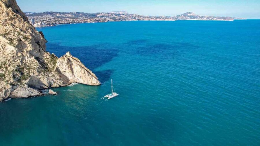 Calpe: Sailing Catamaran with Lunch - Coastal views, coves, and steep cliffs