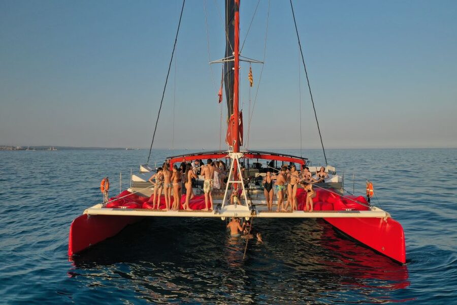 Cambrils: Catamaran Cruise with Drinks and BBQ Lunch Option - Food, BBQ, and a surprisingly broad drinks list