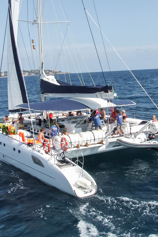 Cambrils: Costa Daurada Sail Catamaran Cruise - Boat space, atmosphere, and comfort