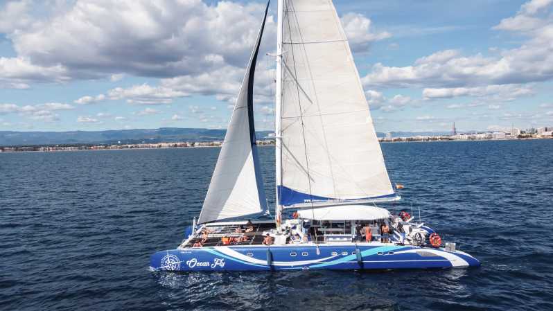Cambrils: Costa Daurada Sail Catamaran Cruise - The one-hour cruise: a short coastal view