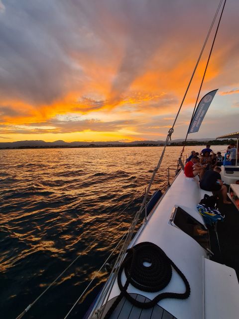 Cambrils: Costa Dorada Sunset Catamaran Cruise with Drinks - Key points at a glance