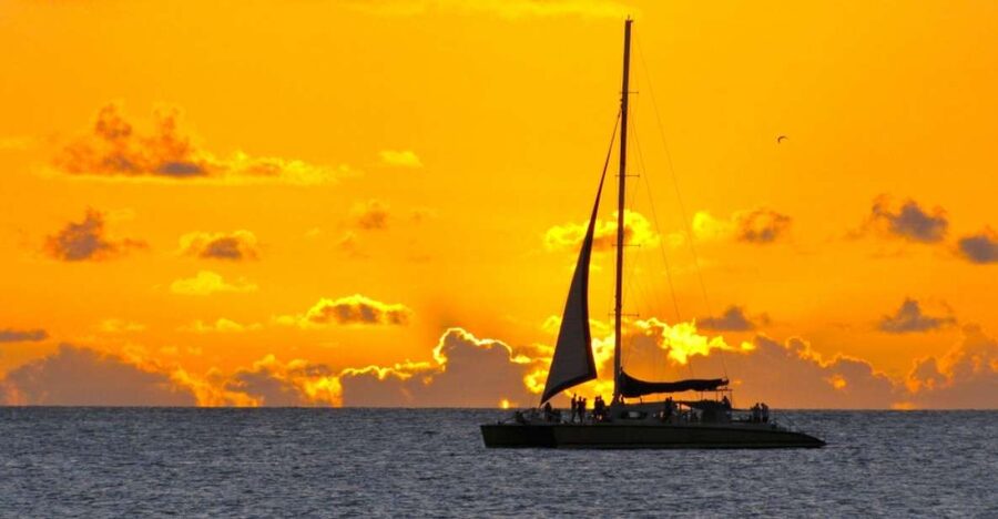 Cambrils: Costa Dorada Sunset Catamaran Cruise with Drinks - Leaving Cambrils for the Costa Dorada