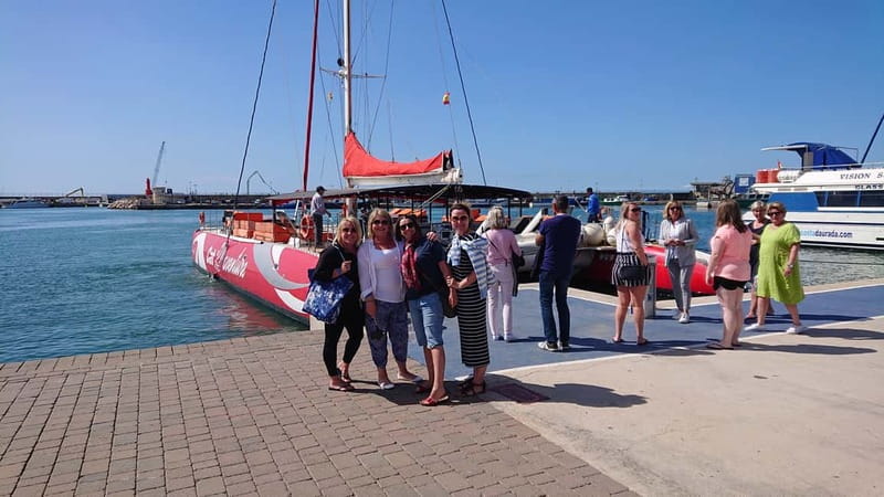 Cambrils/Salou: Coastline Catamaran 2h with drinks, pickup - The Balinese bed and onboard comfort