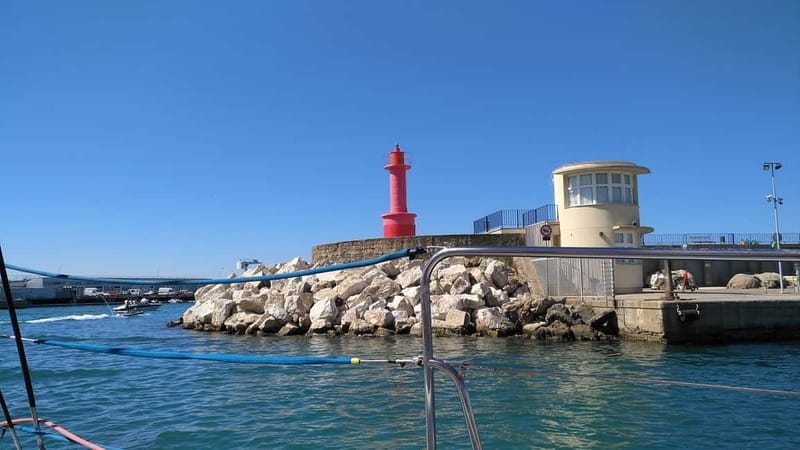 Cambrils/Salou: Coastline Catamaran 2h with drinks, pickup - Hotel pickup from Salou, Cambrils, and Pineda