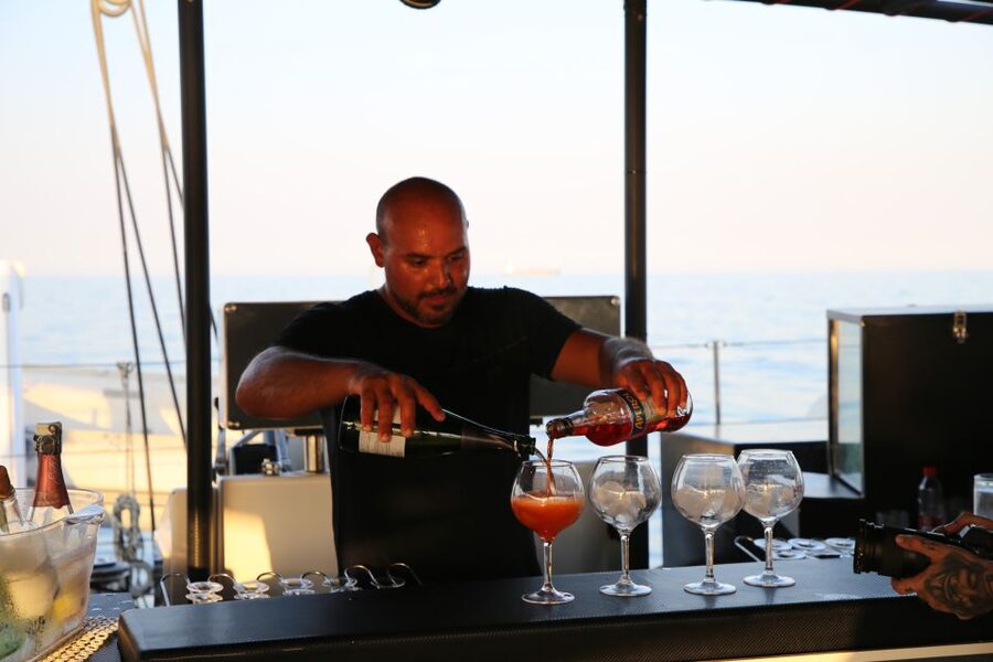 Cambrils: Sunset Catamaran Cruise & Drinks w/ Sunbed - Who will enjoy this cruise most?