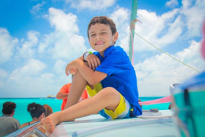 Cancun Half-Day Sailing Catamaran Cruise to Isla Mujeres - The crossing to El Meco Reef