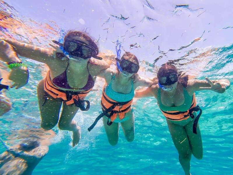 Cancun: Isla Mujeres Catamaran Tour with Open Bar of Drinks - Sailing from Marina Las Perlas