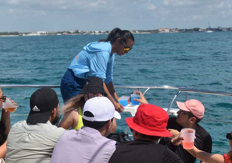 Cancun: Isla Mujeres Only Adults Catamaran, drinks & snorkel - The crossing to Isla Mujeres
