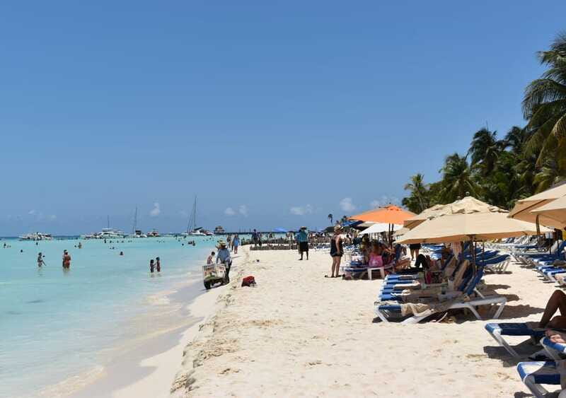 Cancun: Isla Mujeres Only Adults Catamaran, drinks & snorkel - The return sail and onboard atmosphere