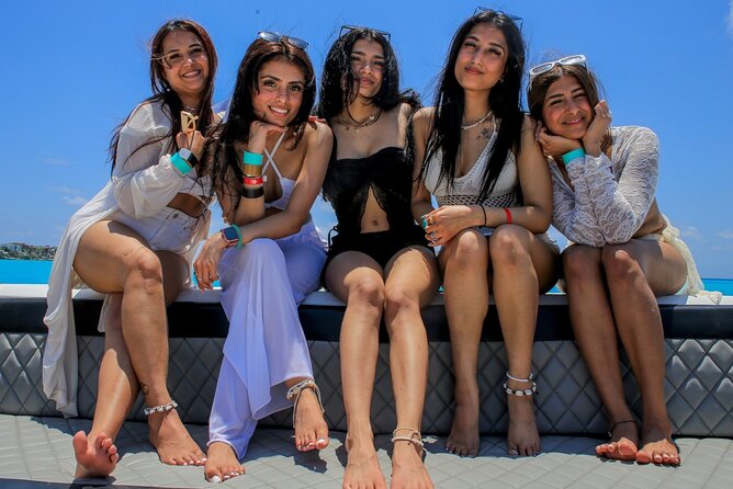 Cancun Private Catamaran to Isla Mujeres with Buffet & Open Bar - Lunch at the private beach club
