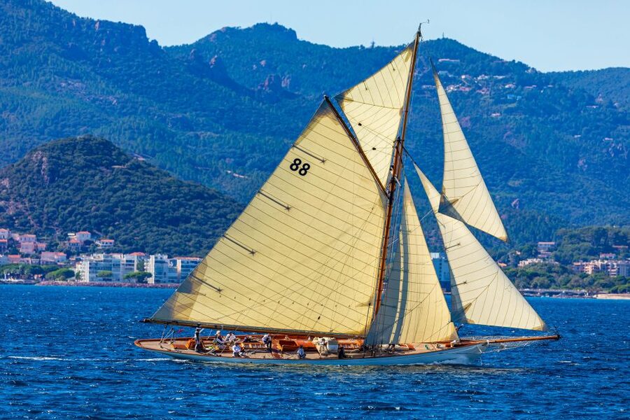 Cannes Royal Regatta Catamaran cruise - Toward the Massif de l’Esterel