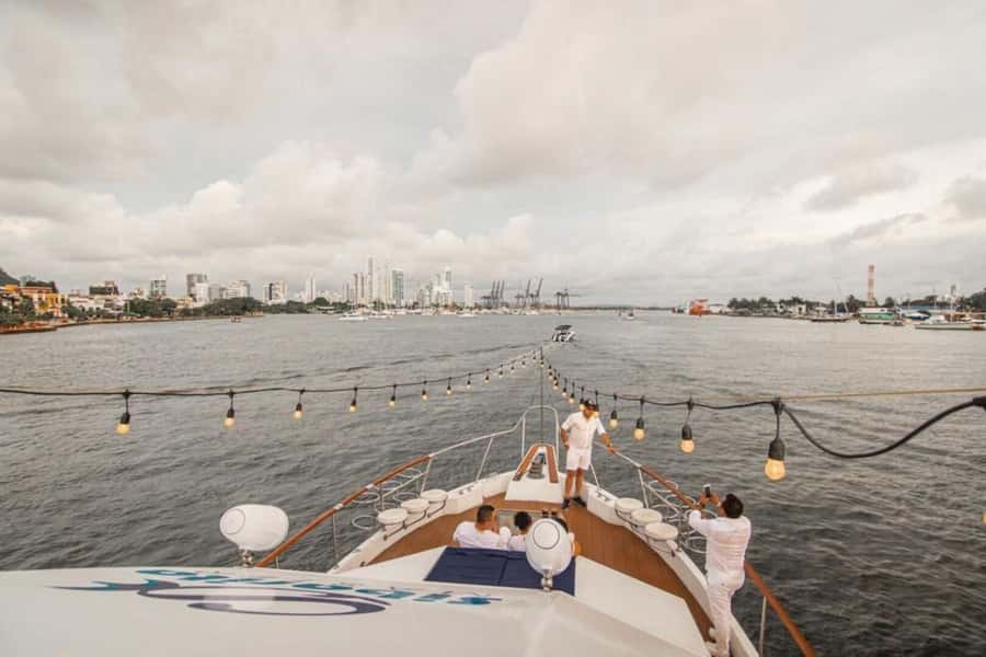 Cartagena: 4-course Culinary Experience aboard a catamaran - Why this Cartagena dinner cruise works