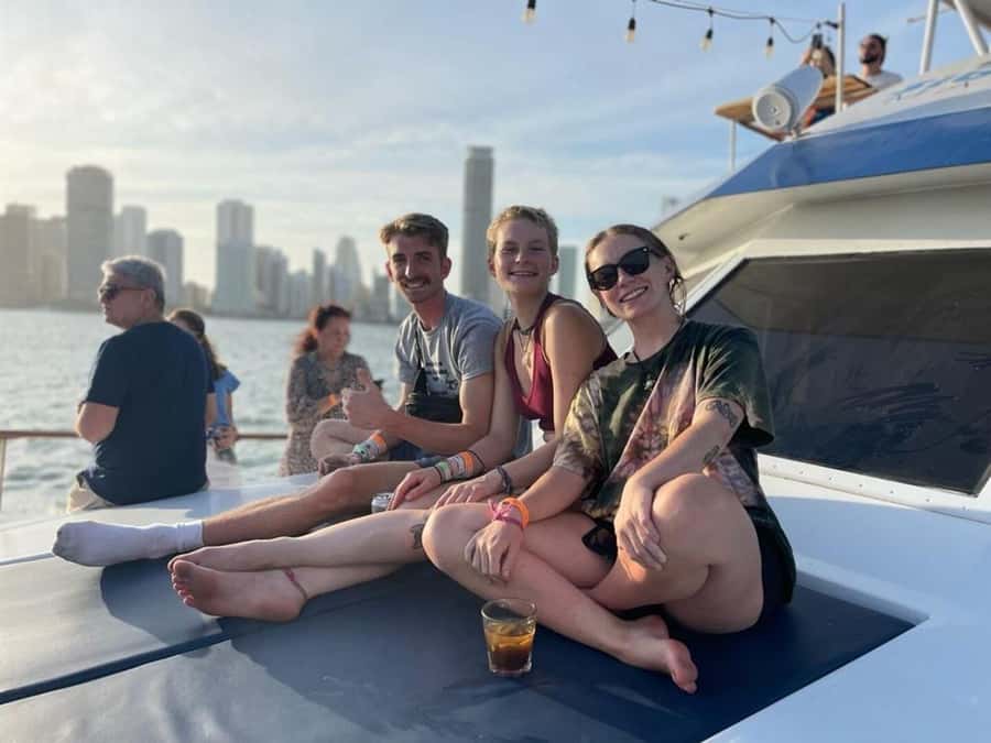 Cartagena: 4-course Culinary Experience aboard a catamaran - Boarding at Muelle de la Bodeguita