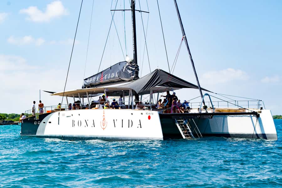 Cartagena: Rosario Islands Catamaran with Lunch and Snorkel - The ride to the Rosario Islands