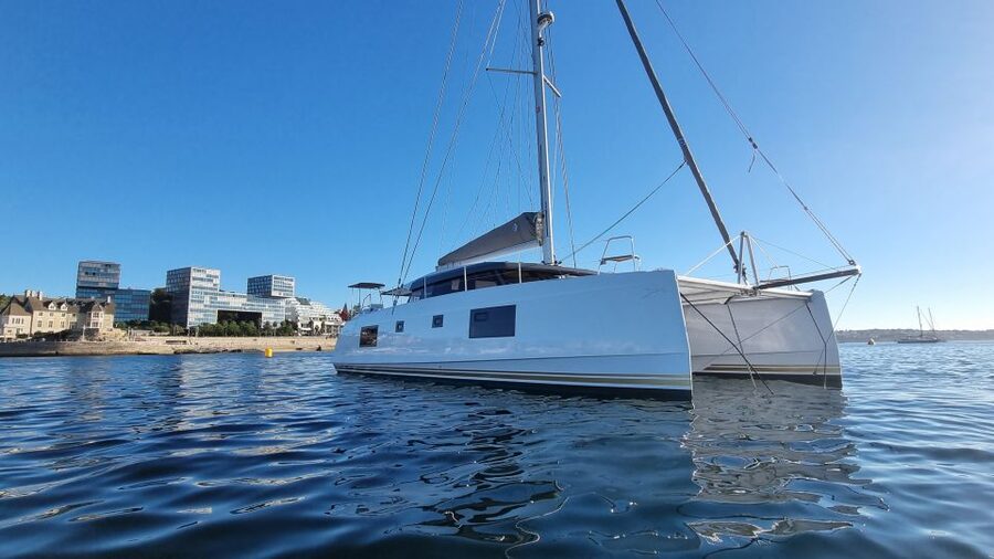 Cascais:Luxury Private Sailing Catamaran Cruise with a Drink - Setting out from Cascais Marina