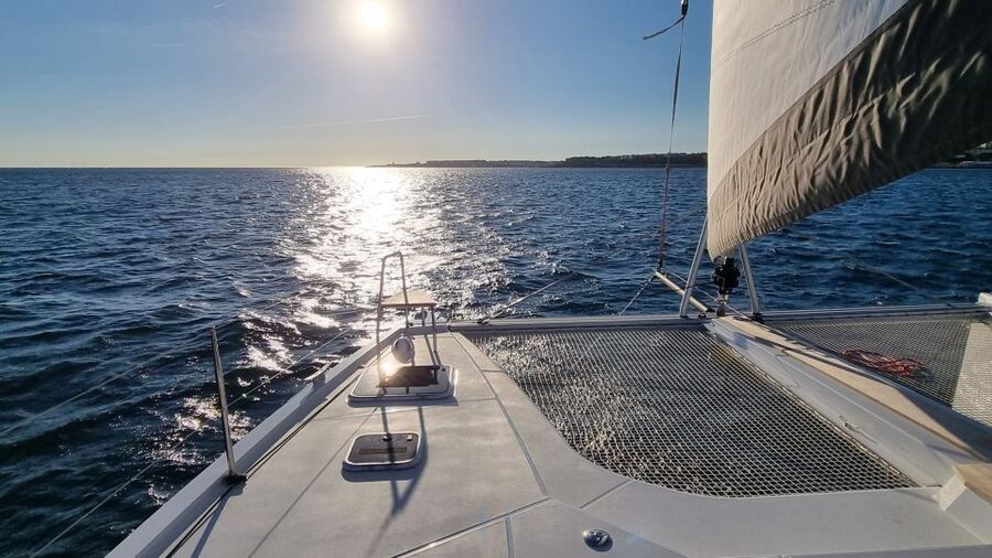 Cascais:Luxury Private Sailing Catamaran Cruise with a Drink - What the welcome drink really adds
