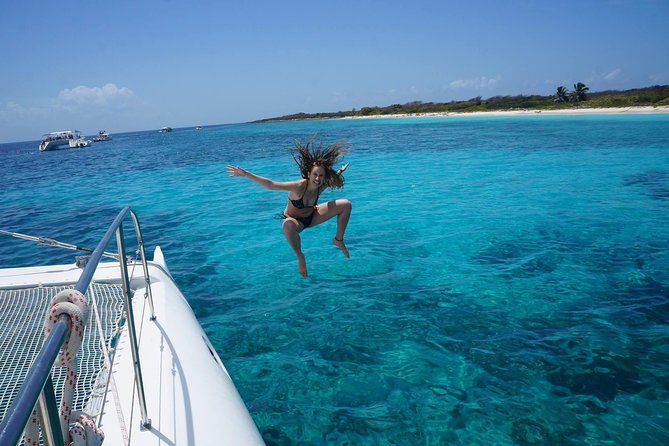 Catalina Island - Snorkeling tour on a luxury catamaran - The Wall: coral, clear water, and a possible time limit