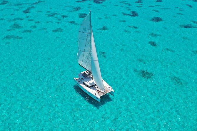 Catamaran Albatros Platinum & Beach club & Open bar & Isla Mujeres - Group size, comfort, and the one issue to clarify
