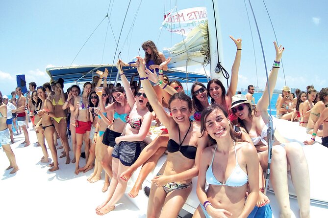 Catamaran and snorkel in isla mujeres - Lunch, drinks, and the open bar