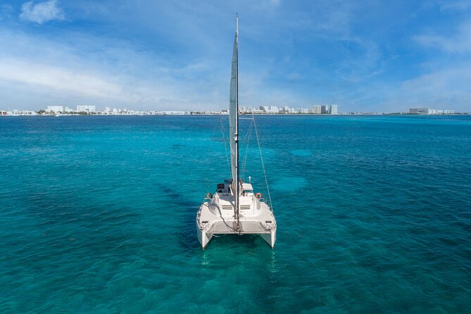 Catamaran Cancun to Isla mujeres Lunch OpenBar and Snorkeling - Drinks, music, and the return sail