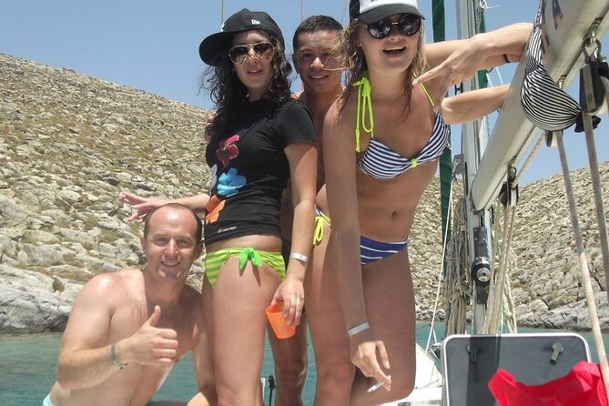 Catamaran cruise in Mykonos with Meal, Drinks & Transport - How the boat handles wind and motion