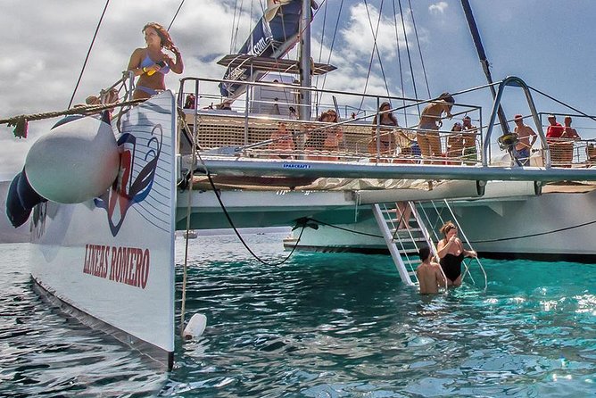 Catamaran Cruise to Papagayo beaches, lunch and water activities - From Puerto del Carmen harbor to open Atlantic water