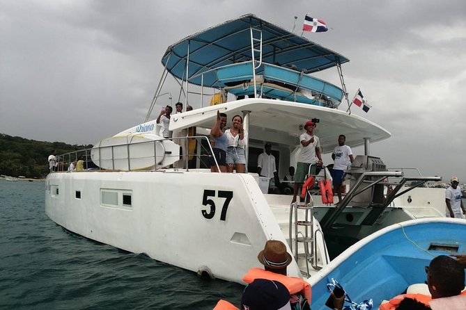 Catamaran Cruise with Snorkeling and lunch on board! - BBQ lunch, beer, rum, and a practical food warning