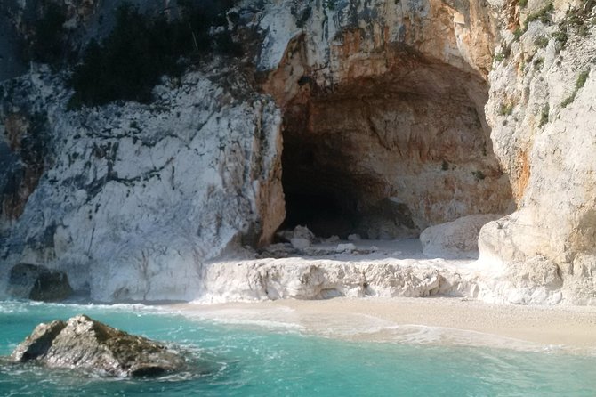 Catamaran Day Trip to the Cale di Orosei with Lunch - Photo stops and Isola dell’Ogliastra slow the final stretch