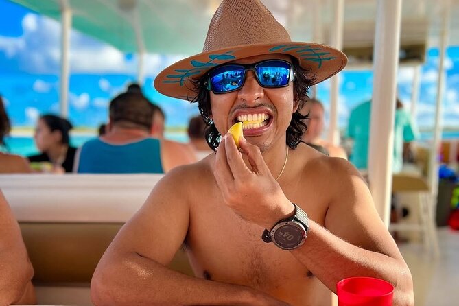 Catamaran Excursion + Open bar + Snorkeling at El Cielo - El Cielito: shallow water, music, and lunch