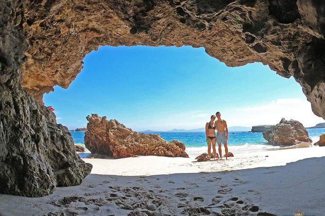 Catamaran Islas Marietas - Snorkel & Open Bar - Lunch, music, and the return trip