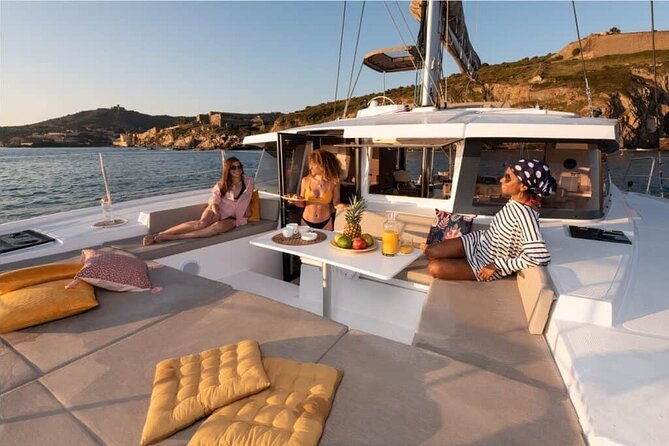 CATAMARAN Kleftiko Poliegos & Round of Milos Lunch with Openbar - Kleftiko, sea caves, and the main event