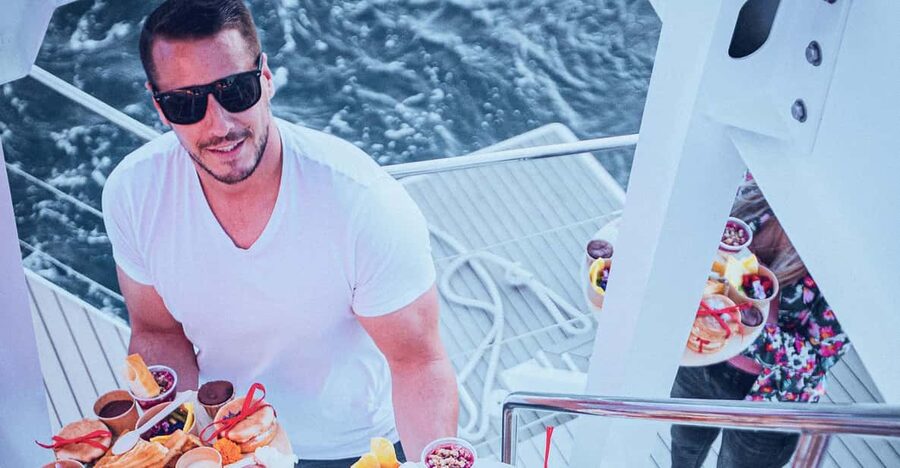 Catamaran Lucile | Sunday brunch - What the 11 a.m. or 11:30 a.m. departure means