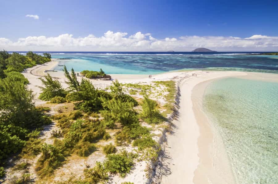 Catamaran Mauritius Cruise in the North Coasts - BBQ lunch back on the catamaran