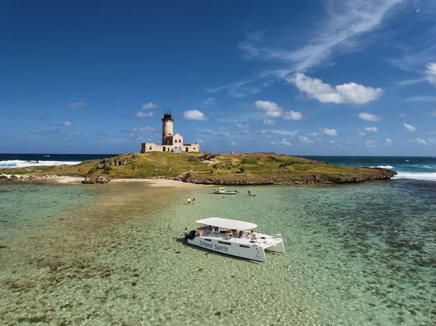 Catamaran Mauritius: South East 5 Islands Catamaran Cruises - Setting out from Pointe DEsny