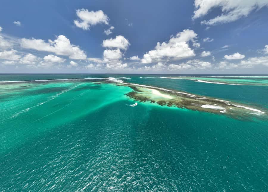 Catamaran Mauritius: South East 5 Islands Catamaran Cruises - Ile aux Cerfs brings the main beach time
