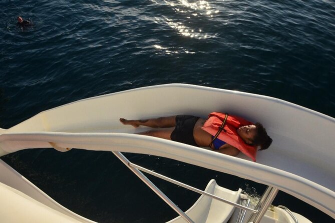 Catamaran Ocean King Manuel Antonio - Two hours of coast, wildlife, and open water