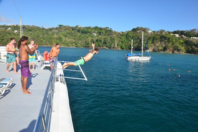 Catamaran Ocean King Manuel Antonio - Swimming, snorkeling, and the water slides