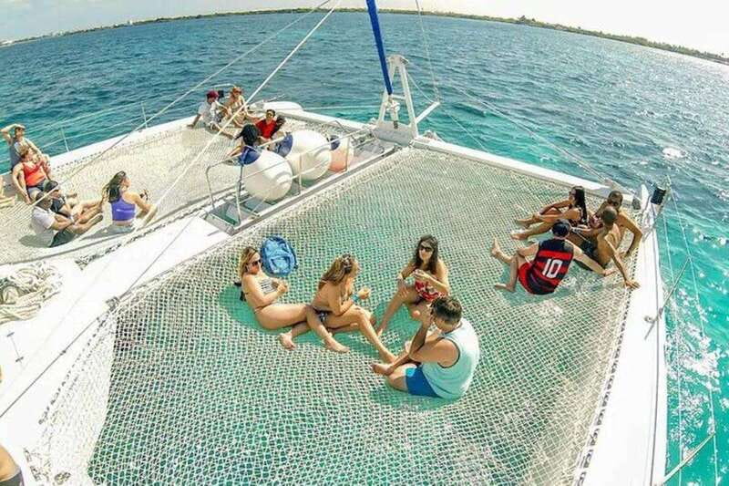 Catamaran party Isla Mujeres with drinks & lunch - The Cancun marina and the morning crossing