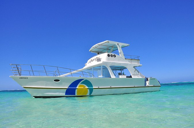 Catamaran Private Group Tour - The shallow natural pool
